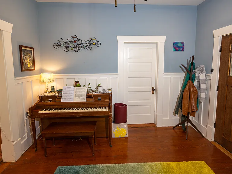 3404 Cedar St — Photo 3