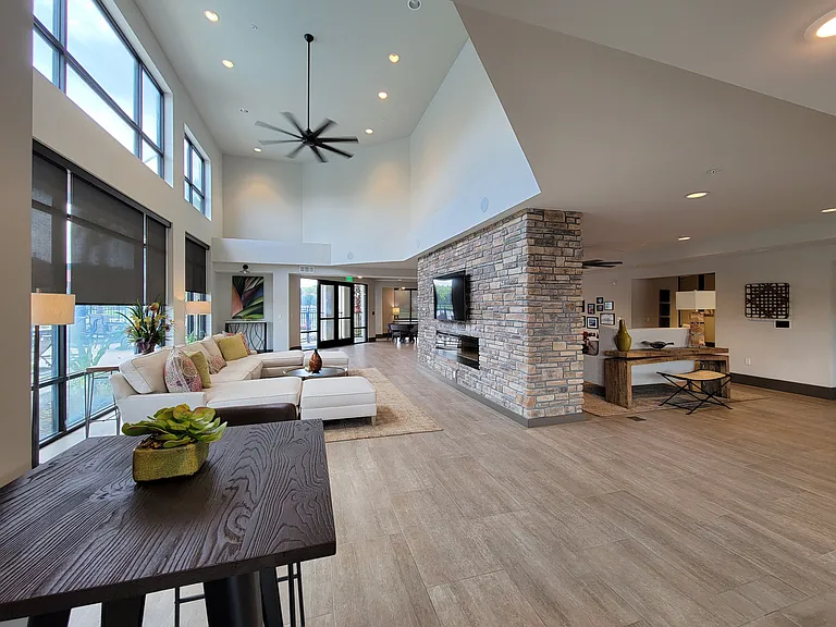 Messina Luxury Apartments — Photo 12