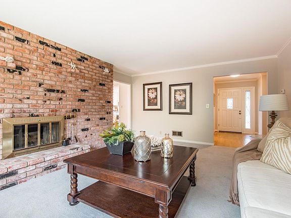 4th image of 104 Craig Way