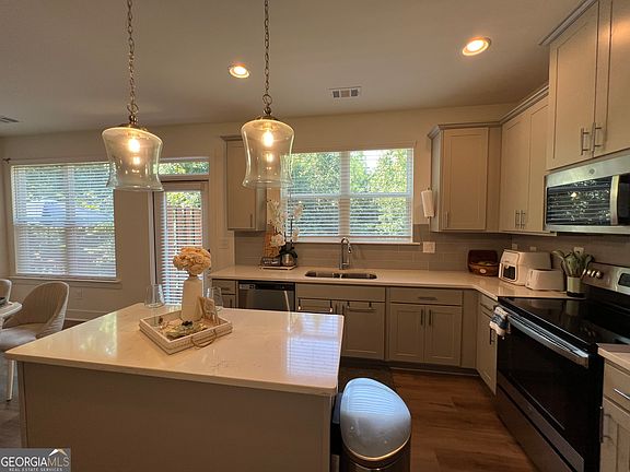 5th image of 7705 Baron Rd