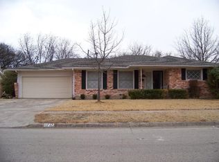 1717 Morningside Dr, Gainesville, TX 76240