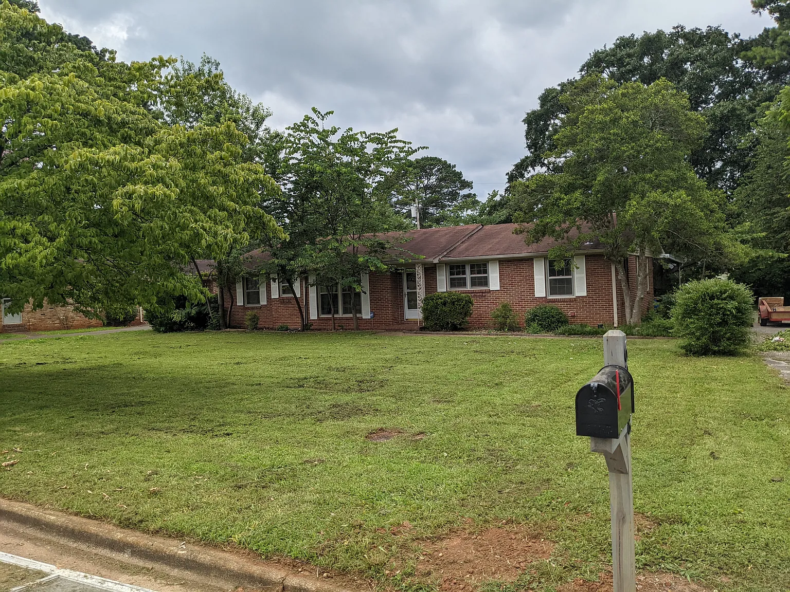 3 bed, 1690 sqft, $1,000 — Photo 2
