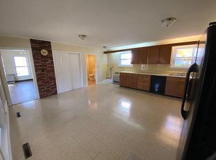 555 Riverside Dr #1, Augusta, ME 04330