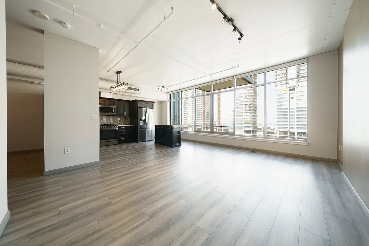 Building Photo - 1100 S Hope St #1314