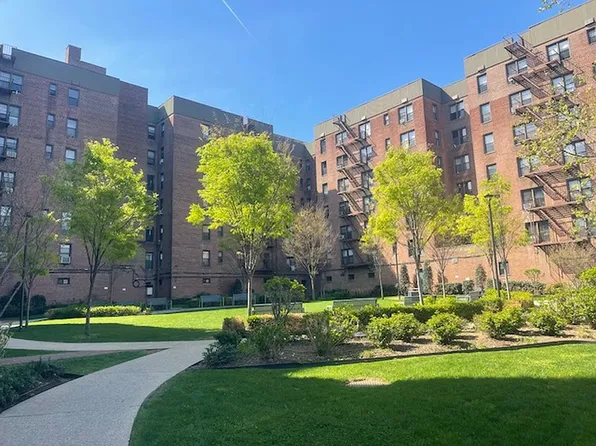 14905 79th Ave APT 227, Flushing, NY 11367