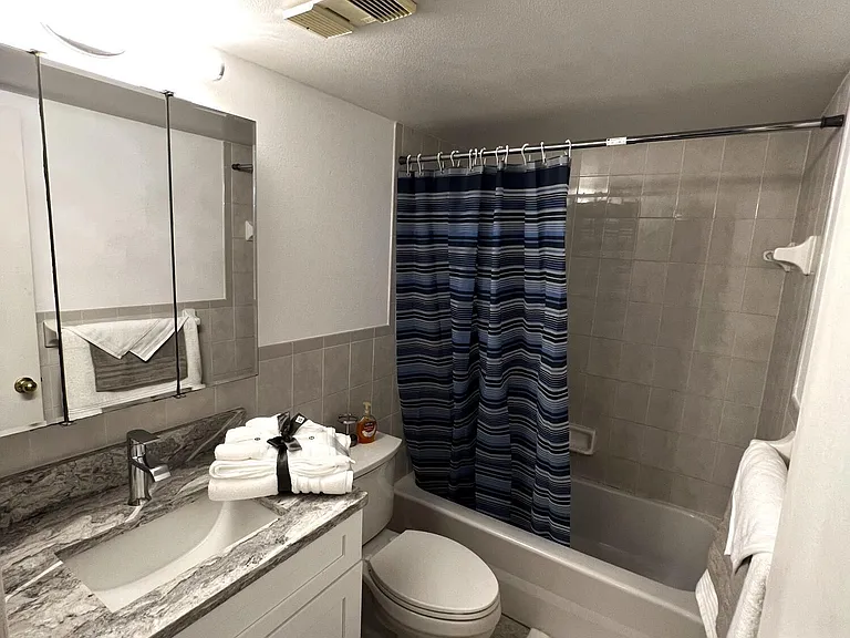 7101 Ridgewood Ave #203 — Photo 15
