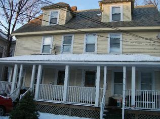 221 Ashford St, Brighton, MI 48114