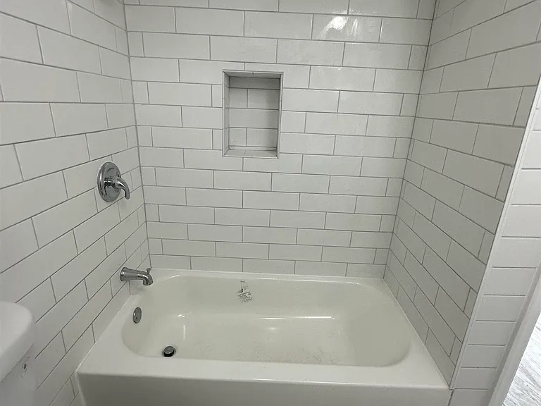 190 Clinton Ave #2 — Photo 9