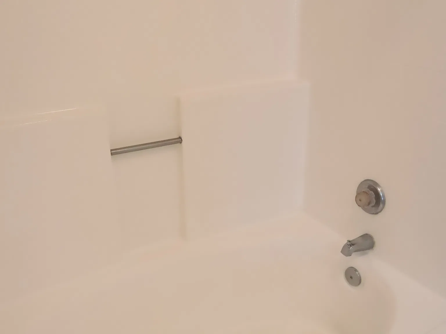 3 bed, 1293 sqft, $2,890 — Photo 2