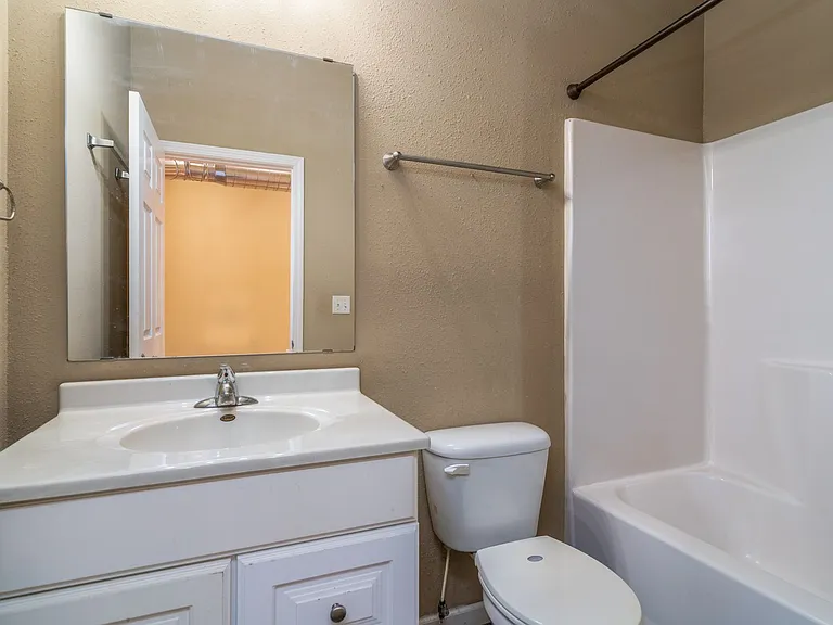 308 Demers - Residential — Photo 18