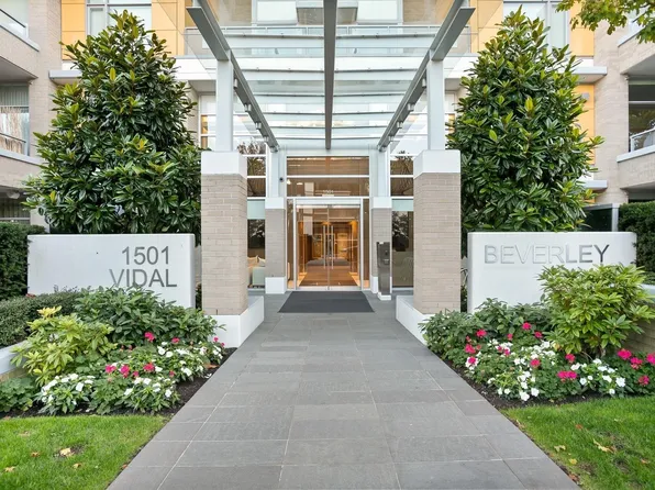 1501 Vidal St #807, White Rock, BC V4B 0B5