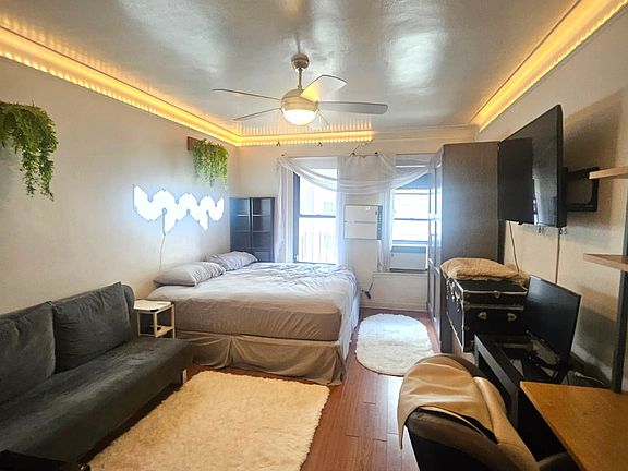 3rd image of 231 E 54th St APT 4C