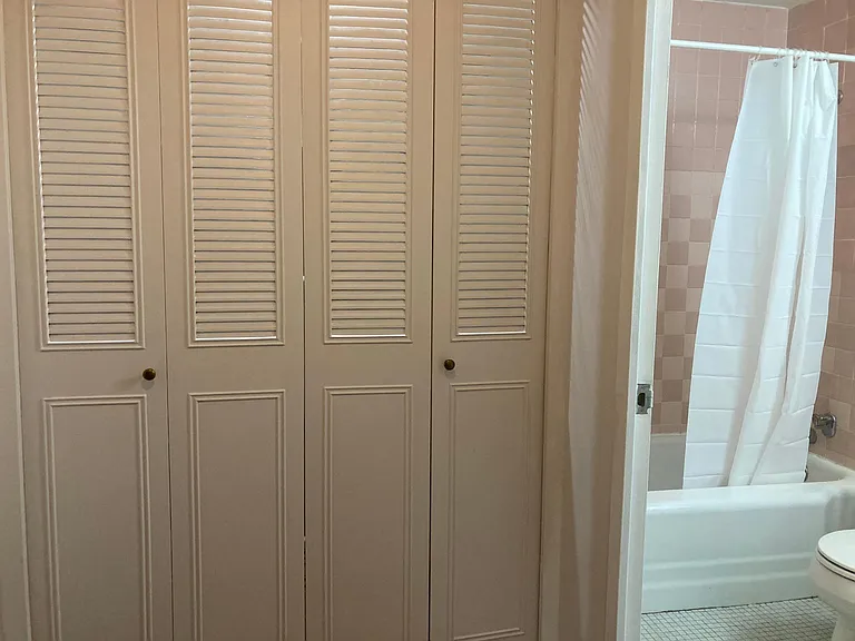 112 Washington Pl #12E — Photo 10