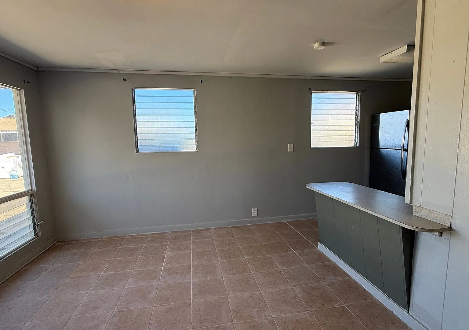 Availabe Now - For Rent in Central Wailuku $2,000/Month — Photo 3