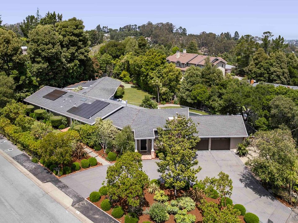1st image of 34 Roberts Way