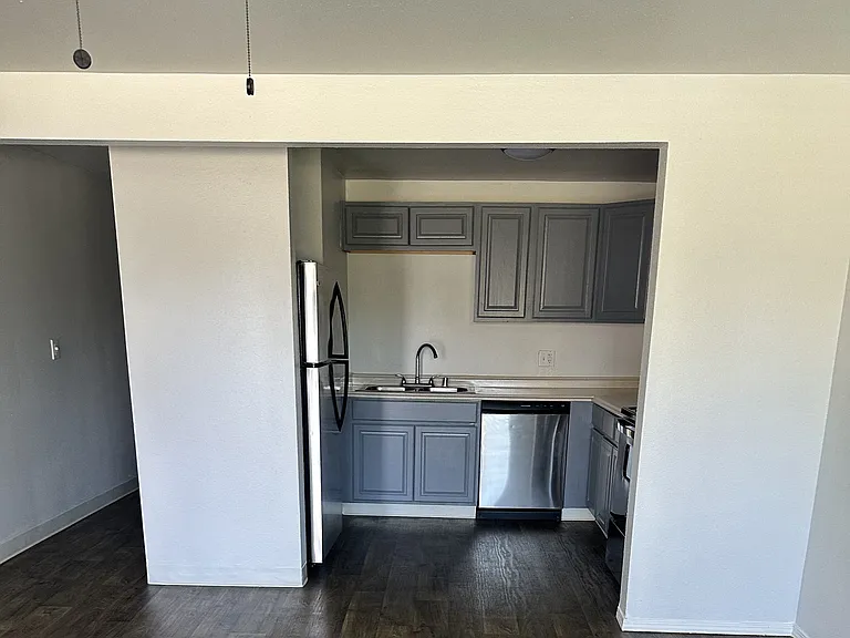 Kentwood Apartments — Photo 33