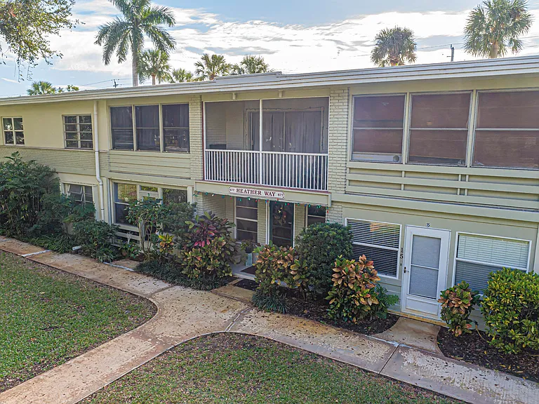 677 Royal Palm Blvd #12 — Photo 32