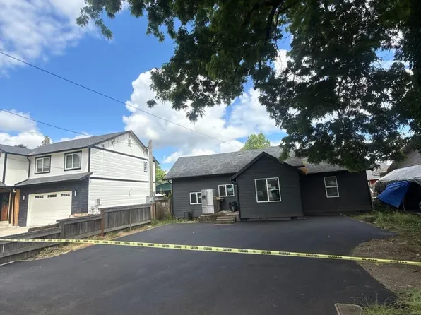 656 Hall St, Woodburn, OR 97071