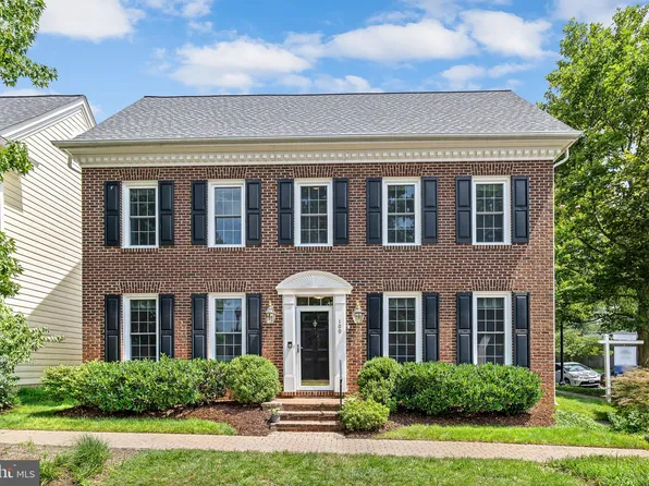 100 Smallwood Way, Falls Church, VA 22046