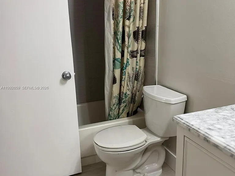 5760 Rock Island Rd #304 — Photo 5