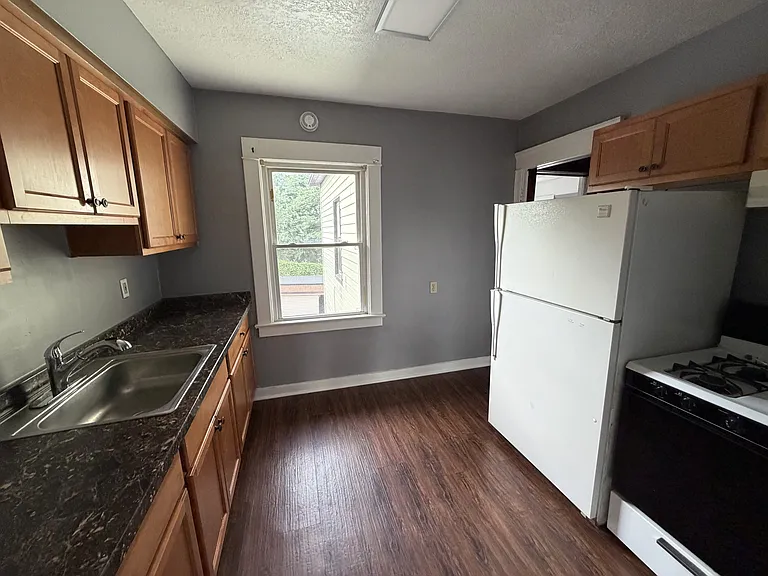 18826 Sloane Ave — Photo 11