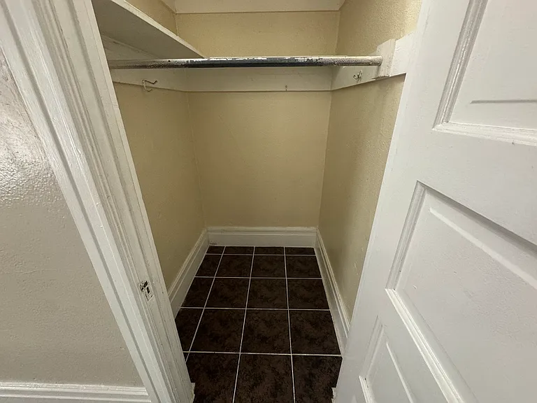 1124 W 37th Pl #1124 — Photo 31
