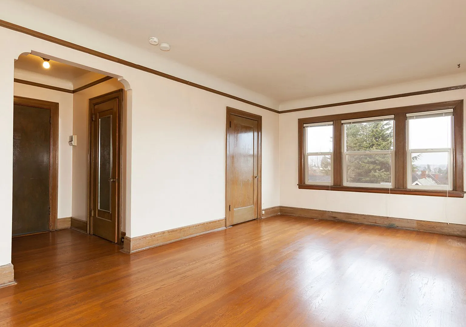 St. Helens Apartments — Photo 1