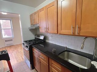 3324 Parsons Blvd APT 2C, Flushing, NY 11354