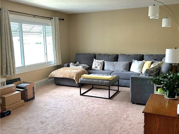 3rd image of 2717 Christine Ln