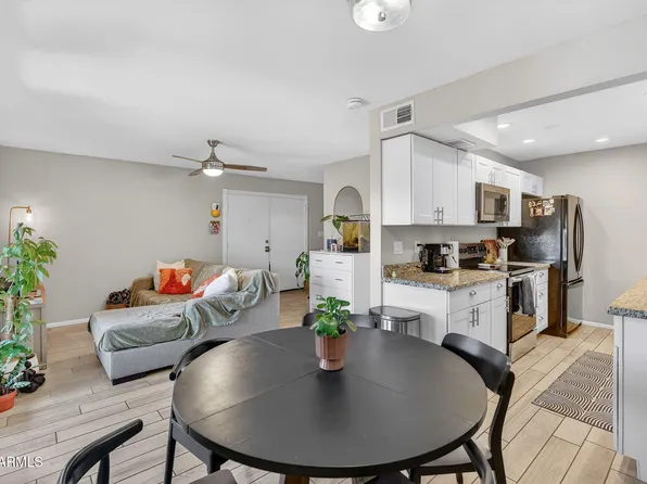 6017 W GOLDEN Lane, Glendale, AZ 85302