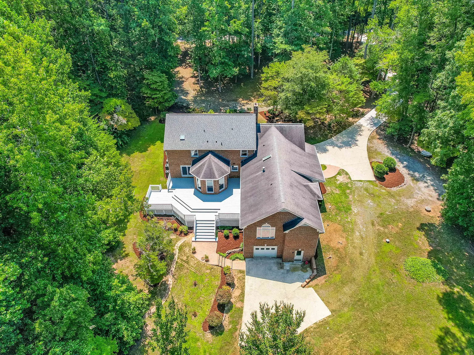 5 bed, 3.5 bath, 3900 sqft, $12,000 — Photo 4