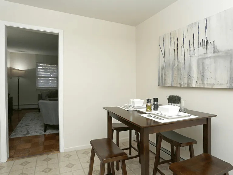 18 Regency Manor Dr — Photo 14