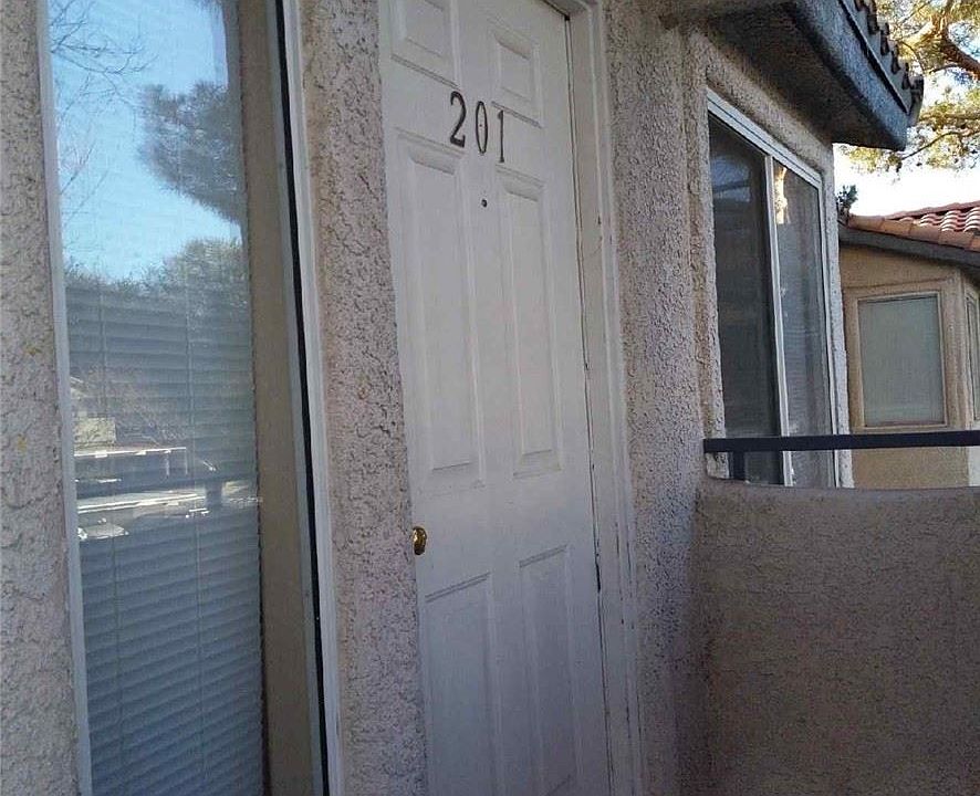 1st image of 3083 Key Largo Dr Unit 201