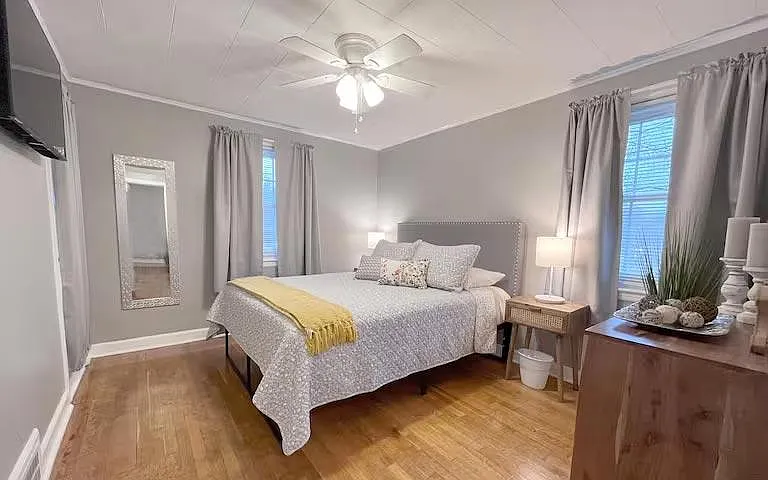 5202 N Spruce Ave — Photo 5