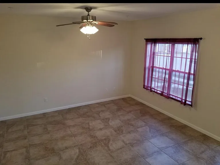 707 Blossom Dr — Photo 8