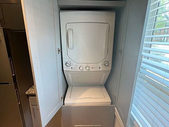 4th image of 4634 Harrison St APT 1N