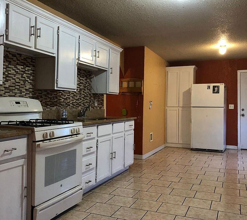 1st image of 3731 Fir St