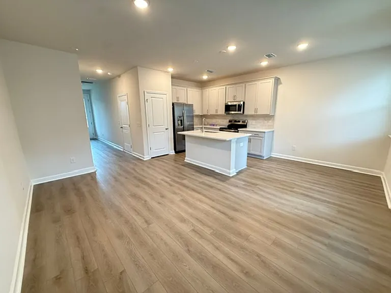 465 Martins Creek Blvd — Photo 4