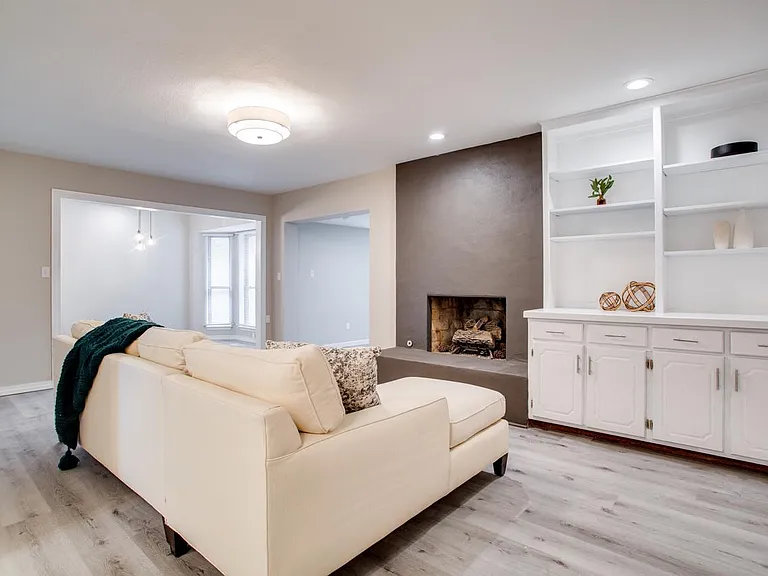 5609 Arrowhead Dr — Photo 3