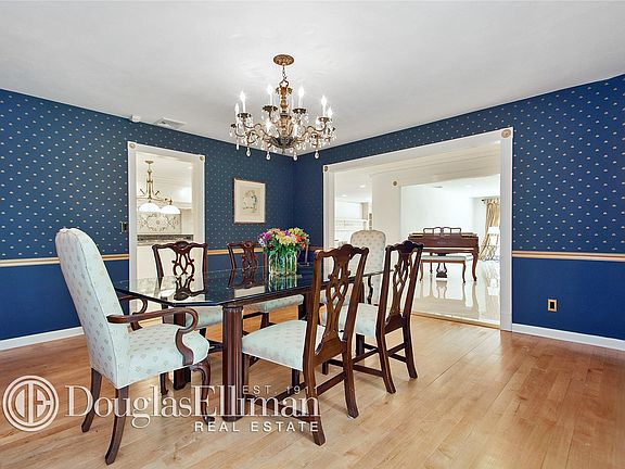 2nd image of 109 Sterling Ct