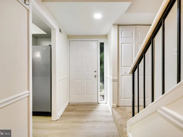 2373 Emerald Heights Ct, Reston, VA 20191