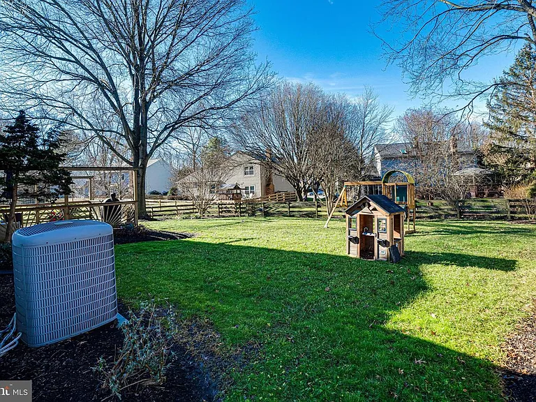 3022 Dower House Dr — Photo 50