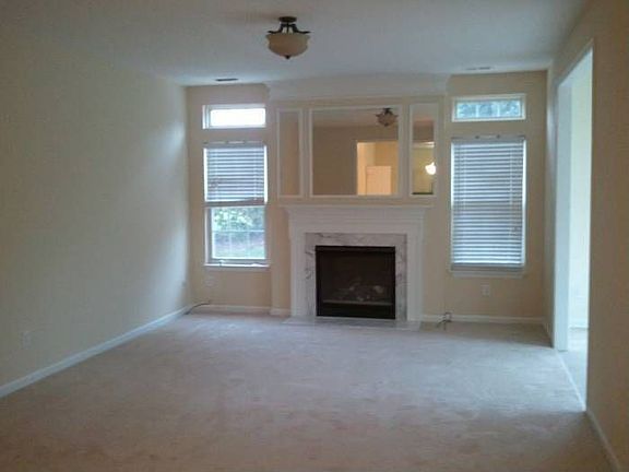 Family Room - gas firepla