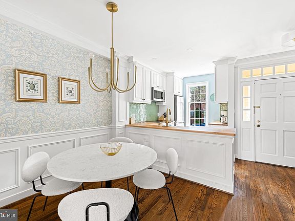 3rd image of 621 S Columbus St
