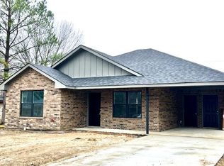 135 Elizabeth Ln, Blossom, TX 75416