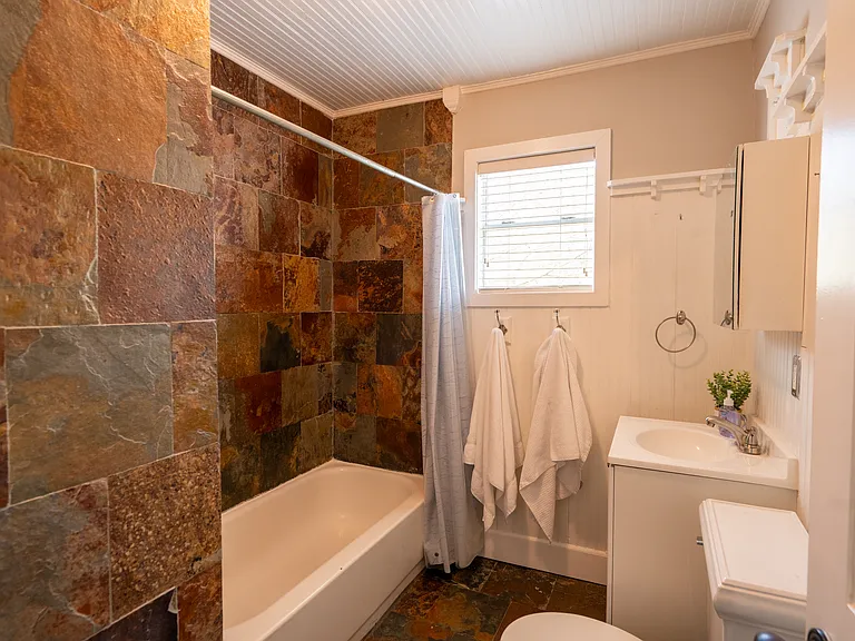 149 Walthall St SE — Photo 21