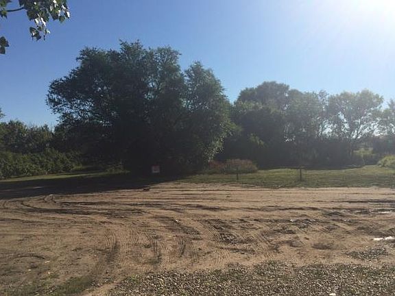 5th image of 1ST Ave. E Lot On