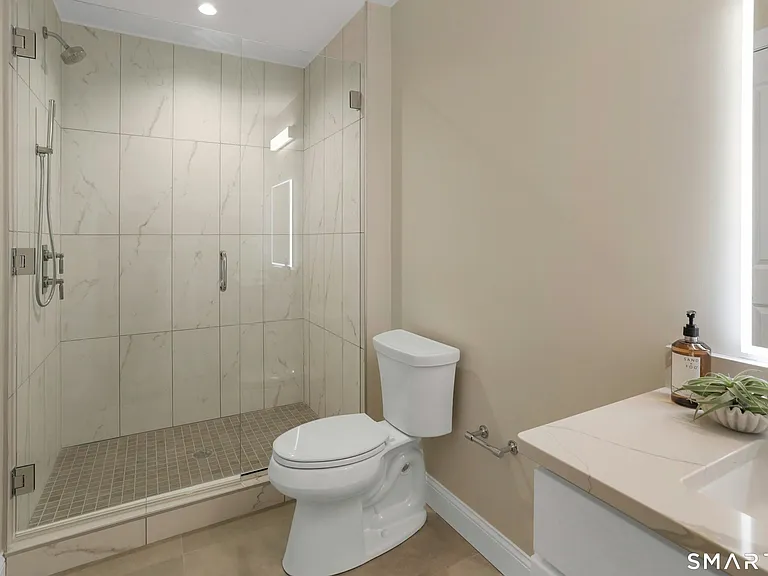 440 Heights Rd #305 — Photo 12