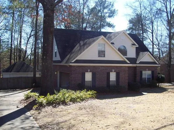 140 Mountain Oak Dr, Wetumpka, AL 36093