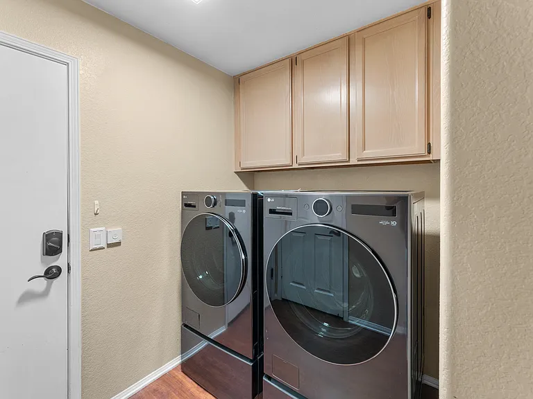 1326 Linsay Pl — Photo 21
